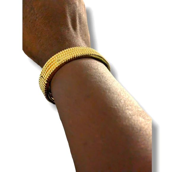 💞Vintage Gold Tone Stacked Coils Hing Clasp Bangle Bracelet - Picture 2 of 5